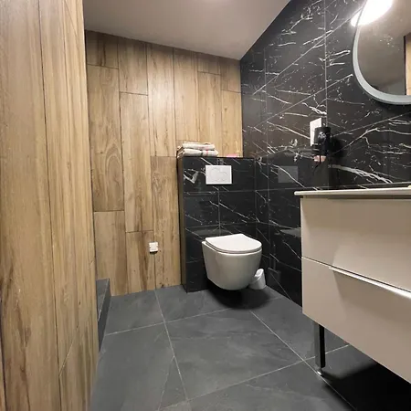 Апартаменты Avec Piscine Interieure Et Dans *